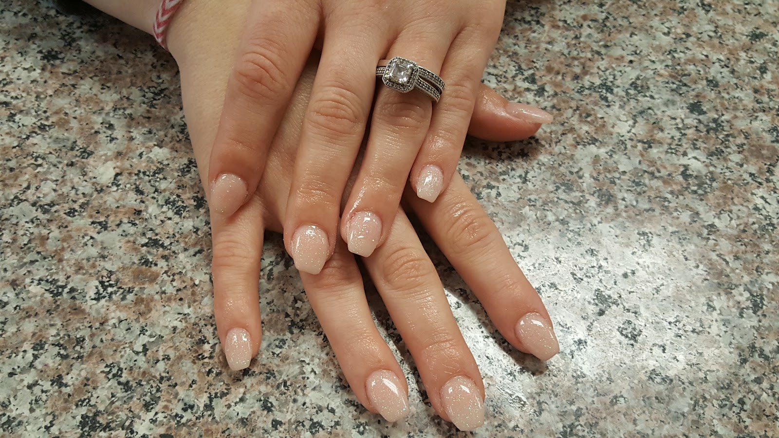 Magic Nails Salon logo